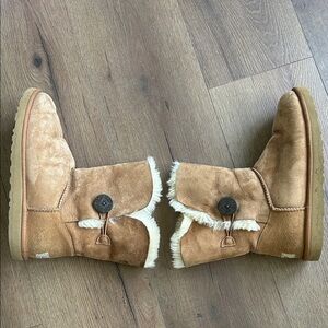 Ugg Boots Tan Suede Fur-Lined Boots ! Size 8